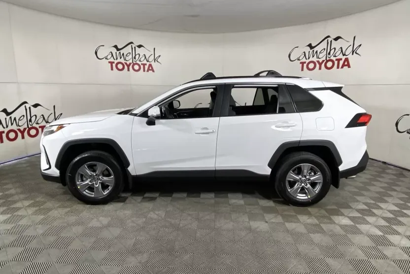 2025 Toyota RAV4 XLE photo 1