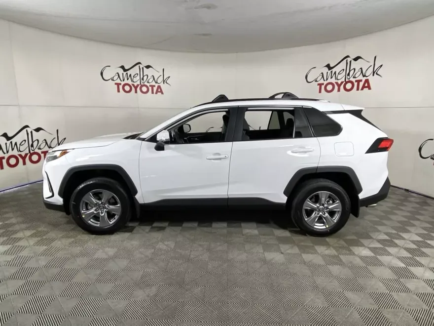 2025 Toyota RAV4 XLE photo 1