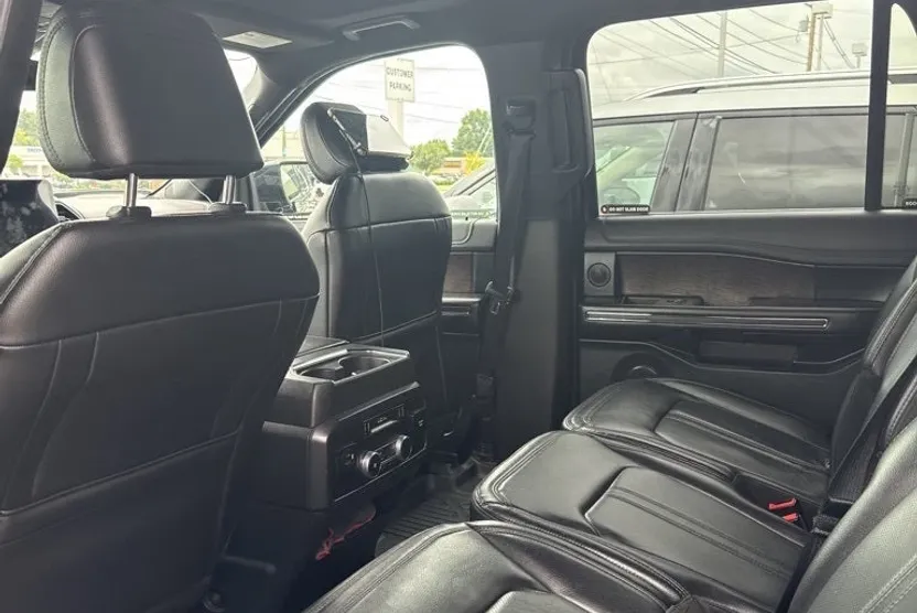 2021 Ford Expedition MAX Limited photo 1
