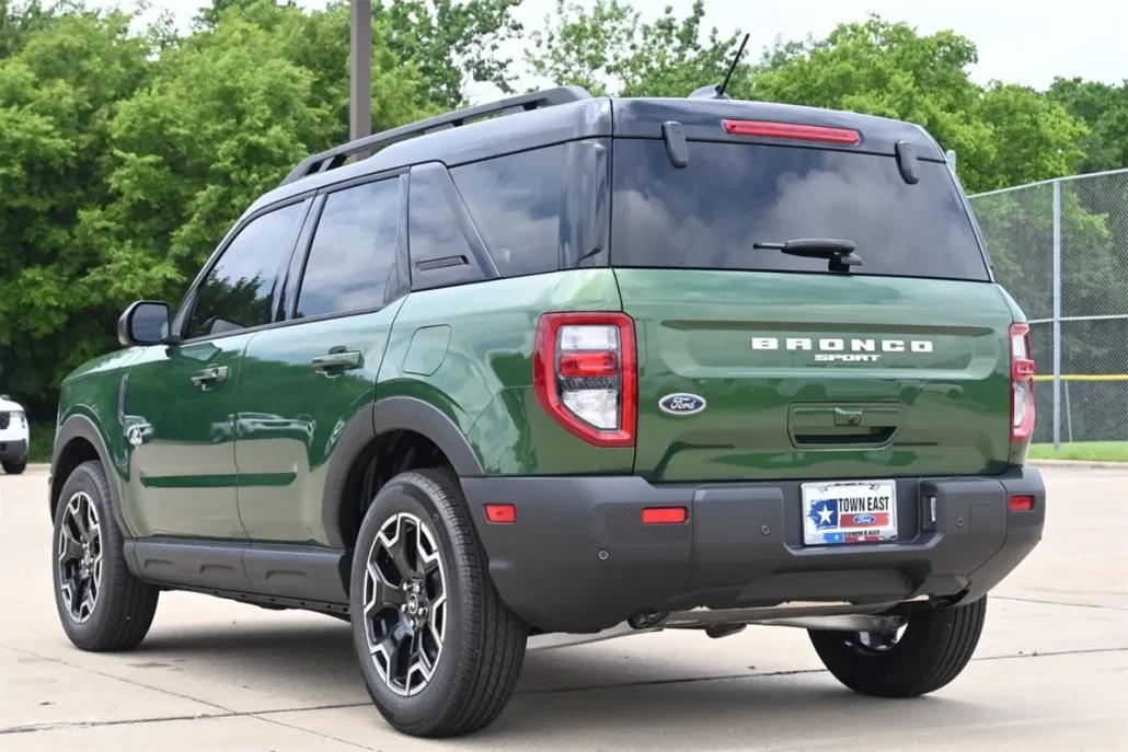 2025 Ford Bronco Sport Outer Banks photo 1
