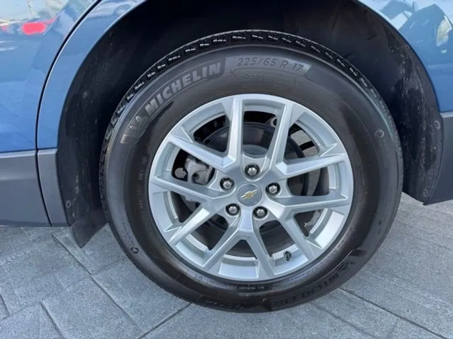 2024 Chevrolet Equinox LS photo 1