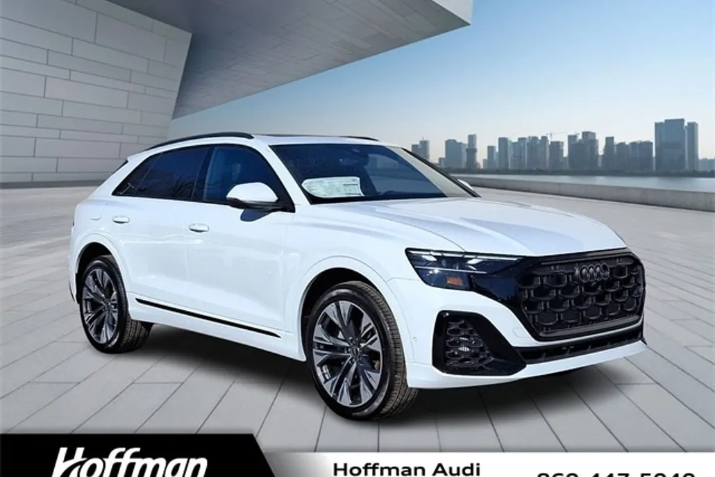 2025 Audi Q8 55 Premium Plus photo 1