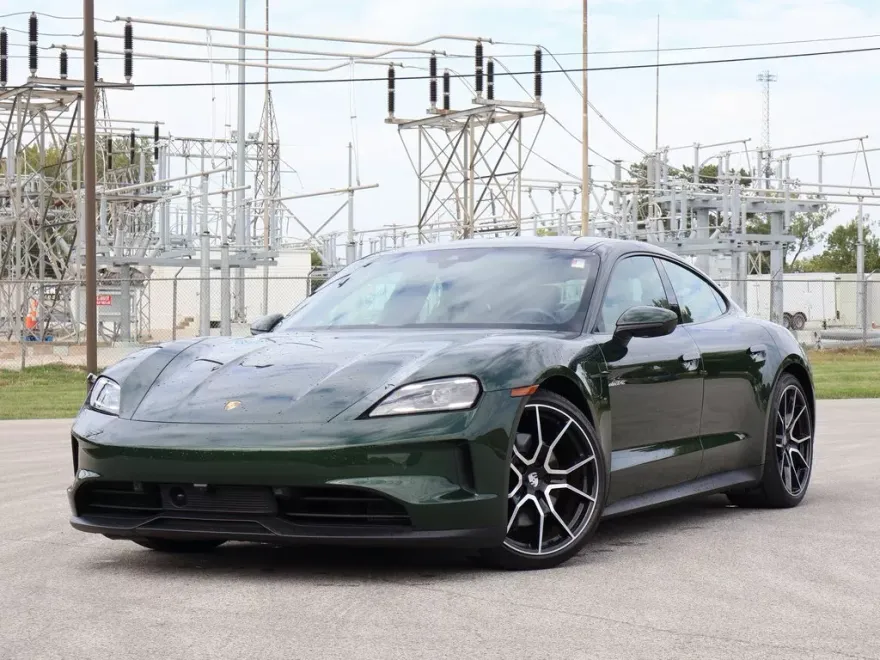 2025 Porsche Taycan 4S photo 1