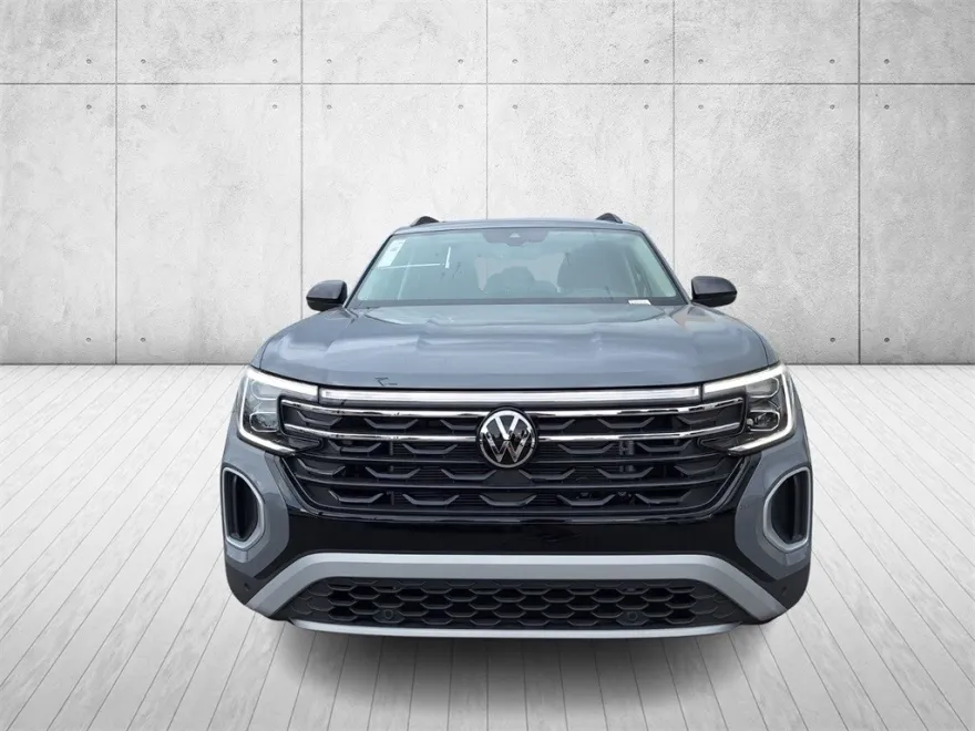 2025 Volkswagen Atlas SE Technology Peak Edition photo 1
