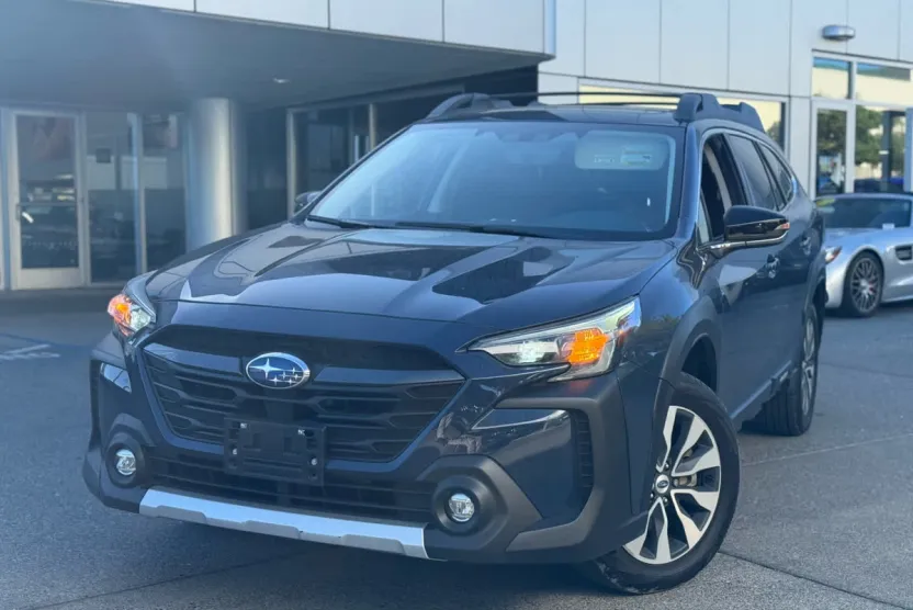 2023 Subaru Outback Limited photo 1