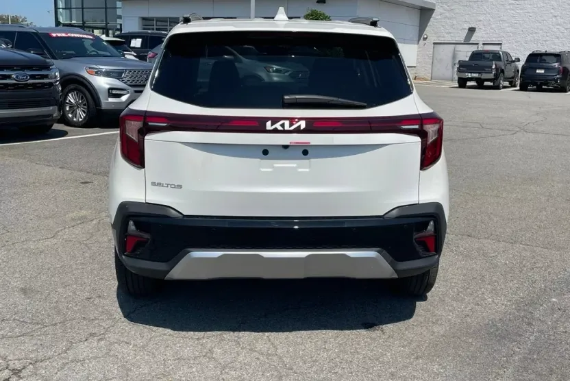 2026 Kia Seltos EX photo 1