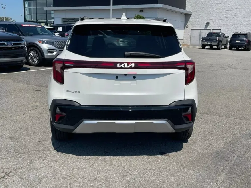 2026 Kia Seltos EX photo 1