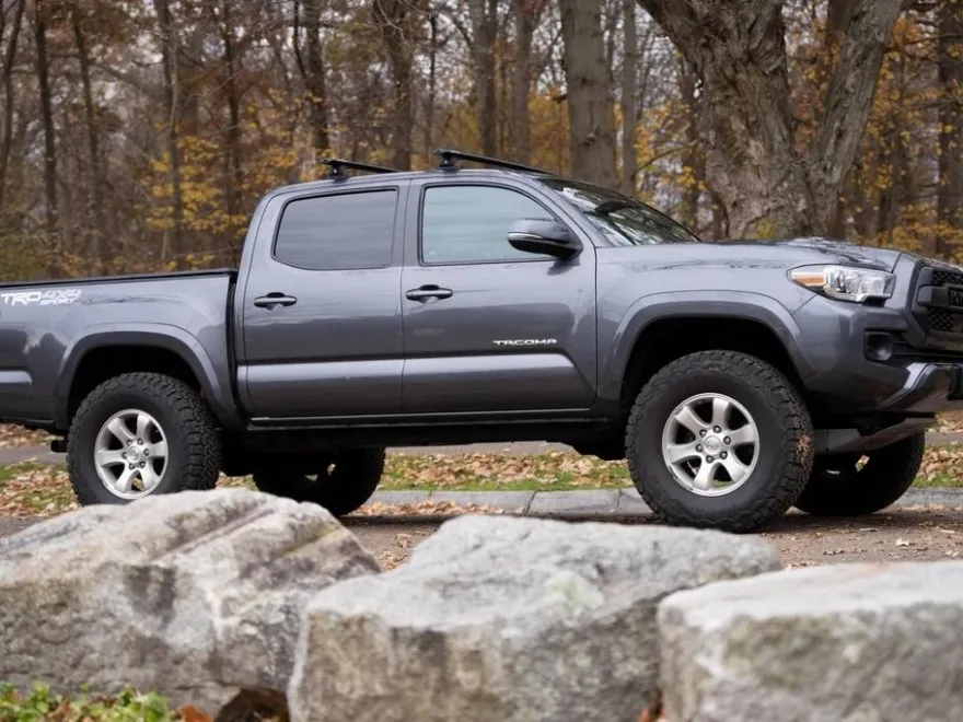 2020 Toyota Tacoma TRD Sport photo 1
