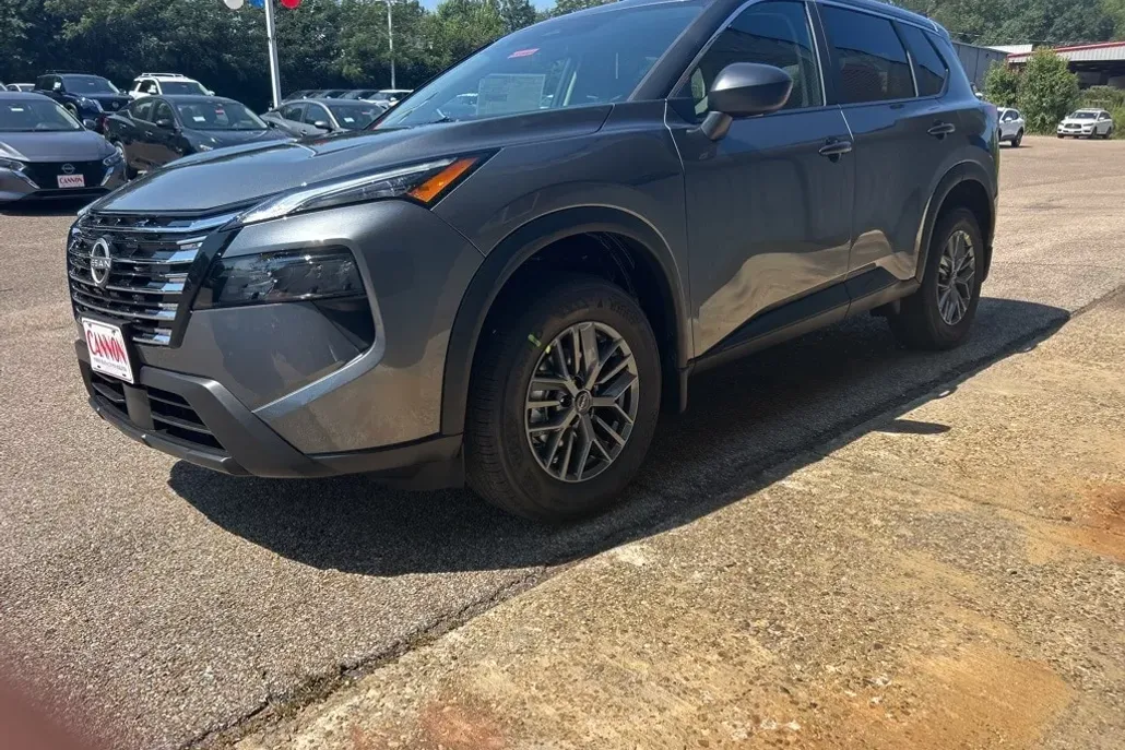 2026 Nissan Rogue S photo 1