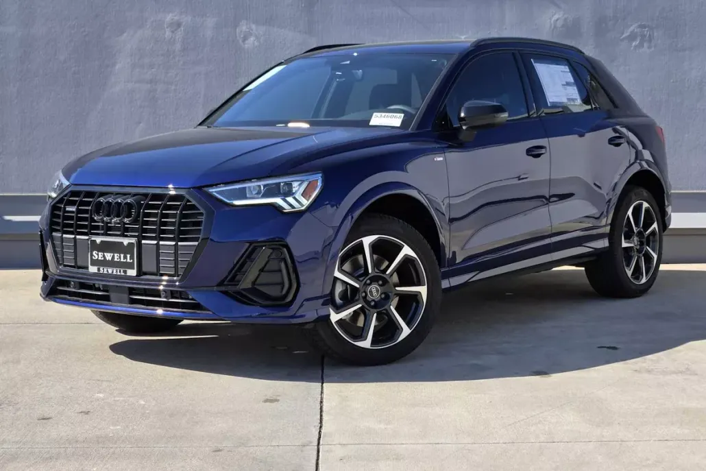 2025 Audi Q3 45 TFSI S line Premium photo 1