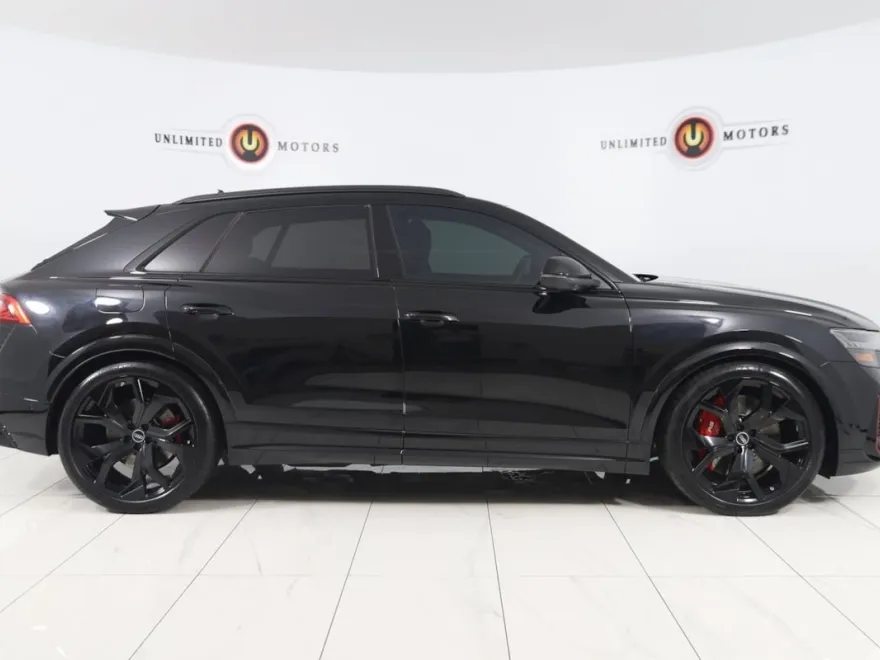 2023 Audi RS Q8 photo 1