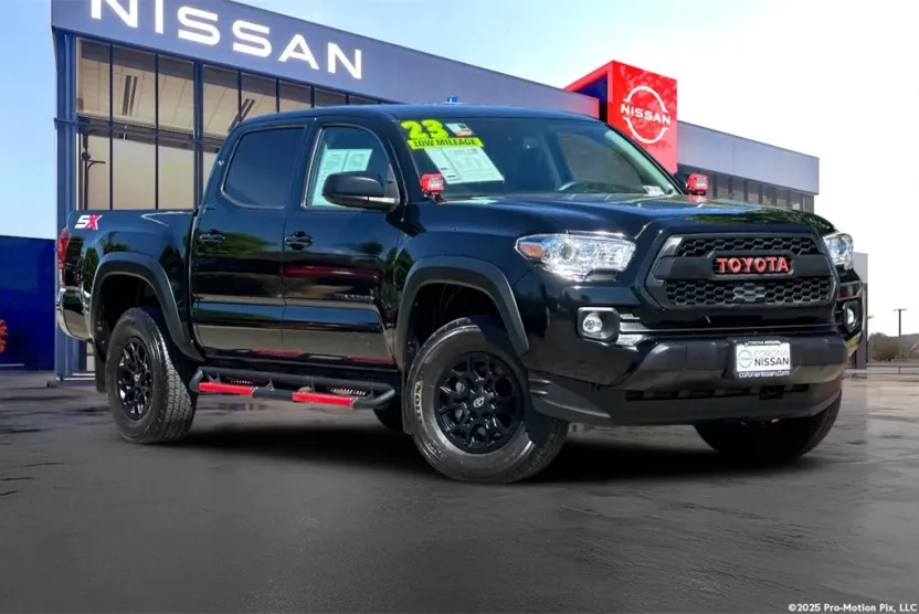 2023 Toyota Tacoma V6 photo 1
