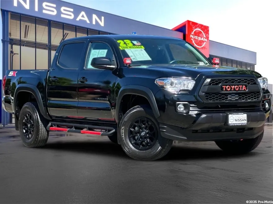 2023 Toyota Tacoma V6 photo 1