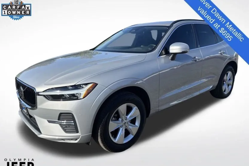 2022 Volvo XC60 B5 Momentum photo 1