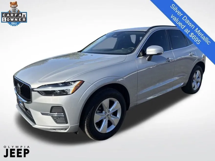 2022 Volvo XC60 B5 Momentum photo 1