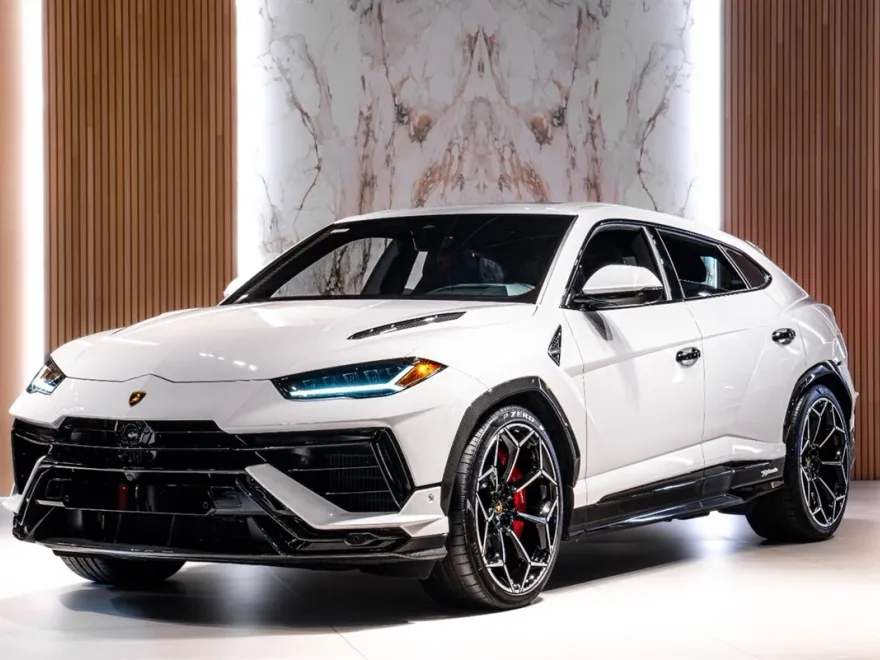 2023 Lamborghini Urus Performante photo 1