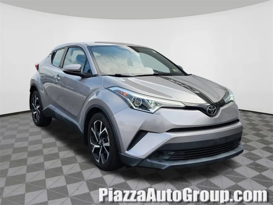 2018 Toyota C-HR XLE photo 1