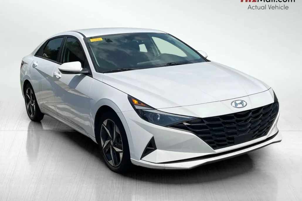 2023 Hyundai Elantra SEL Convenience photo 1