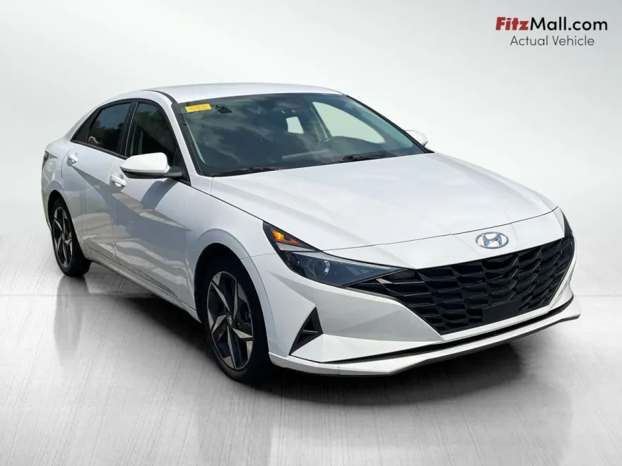 2023 Hyundai Elantra SEL Convenience photo 1