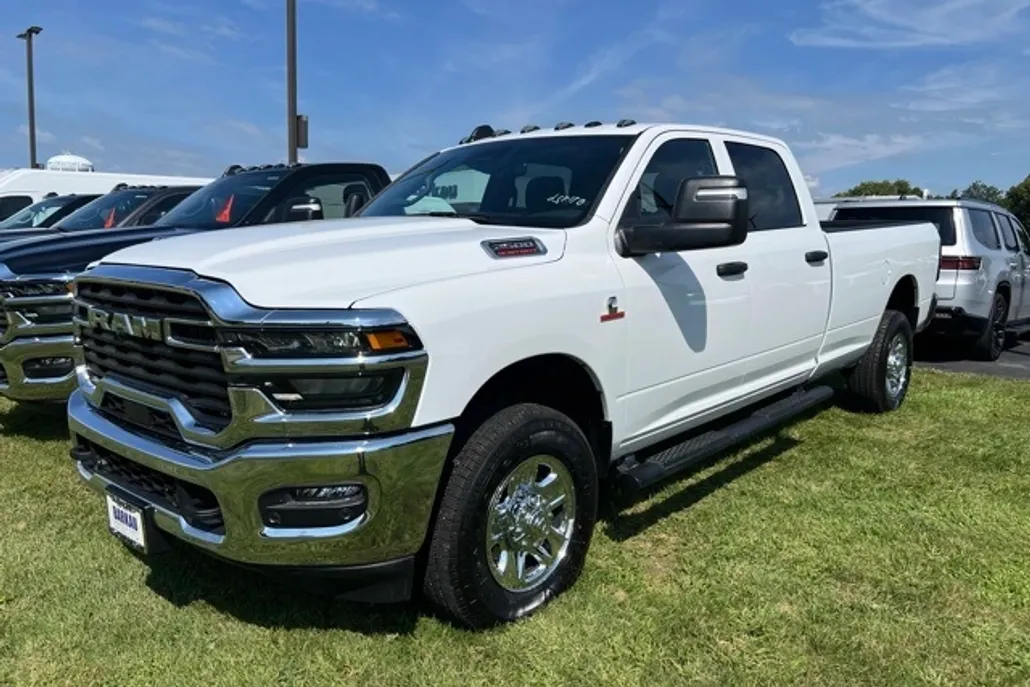 2025 Ram 2500 Tradesman photo 1
