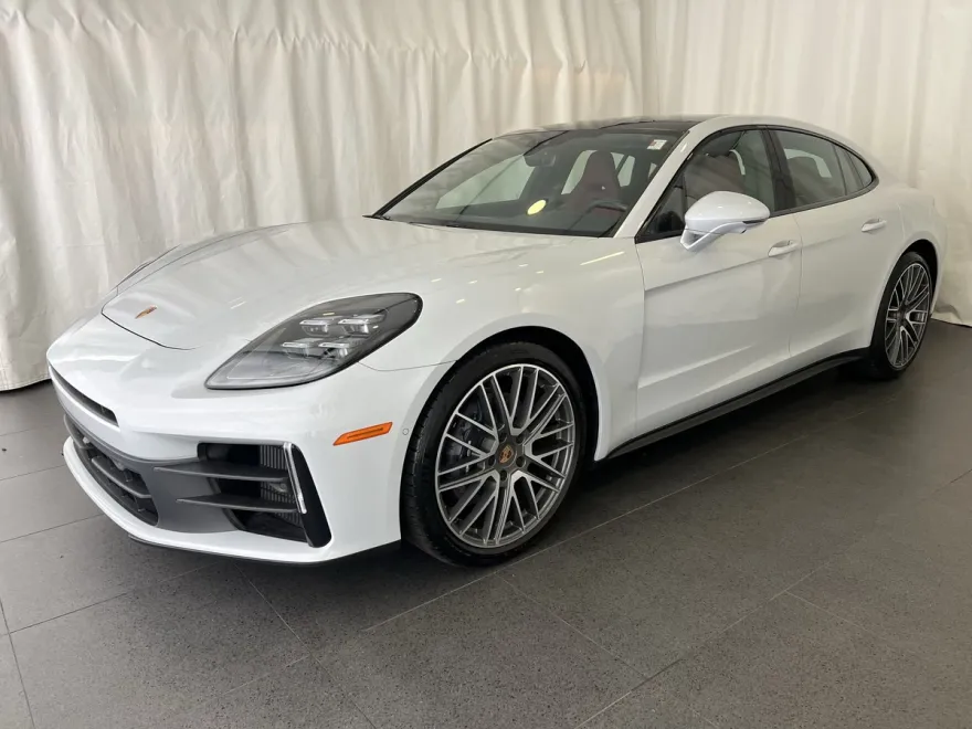 2025 Porsche Panamera 4 photo 1