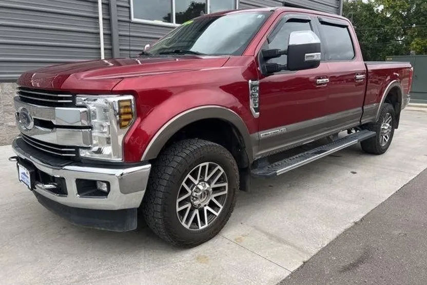2019 Ford F-350 Lariat photo 1