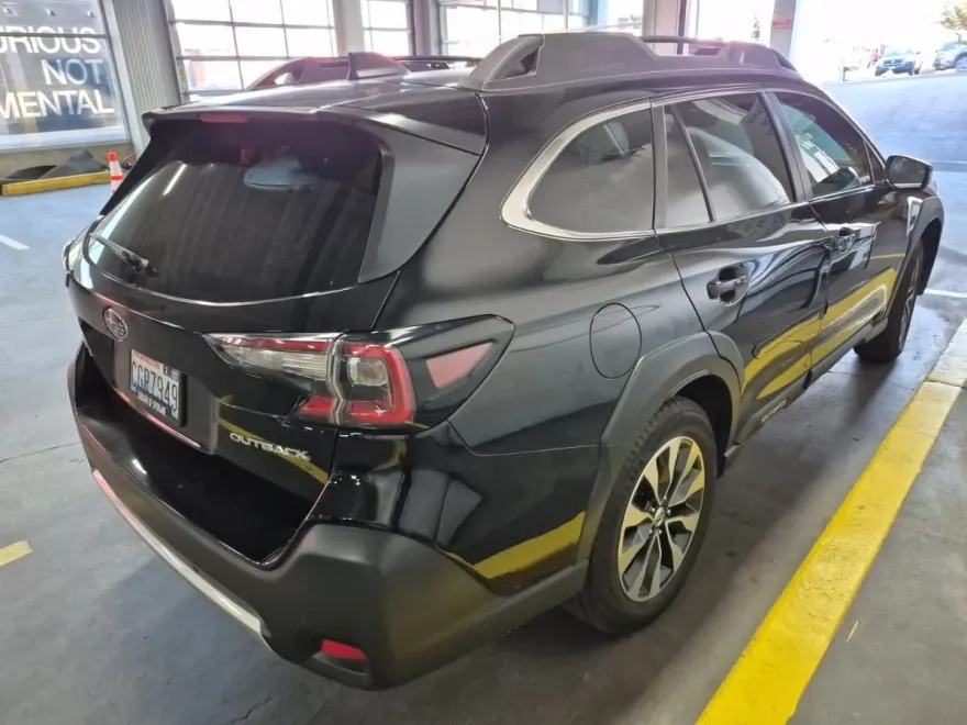 2023 Subaru Outback Limited photo 1