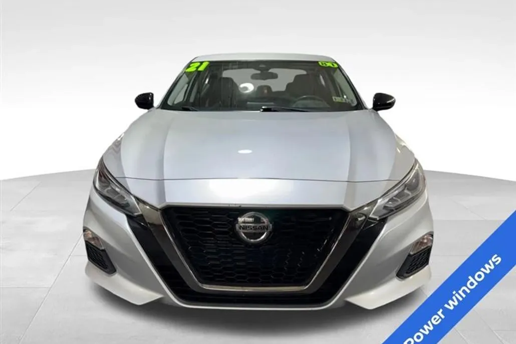 2021 Nissan Altima 2.5 SR photo 1