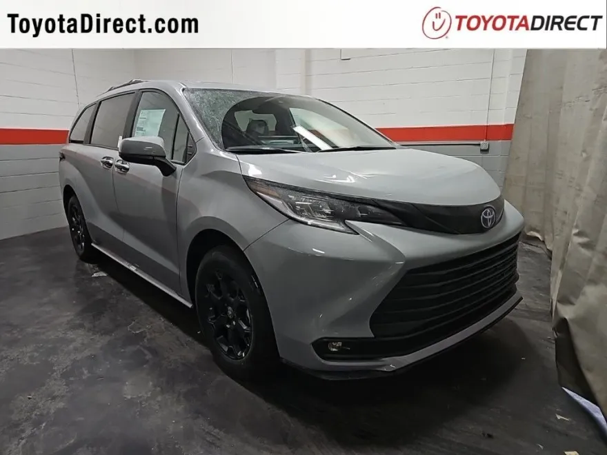 2025 Toyota Sienna Woodland Edition photo 1