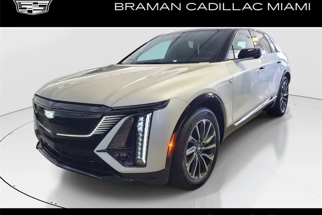 2025 Cadillac Lyriq Sport photo 1