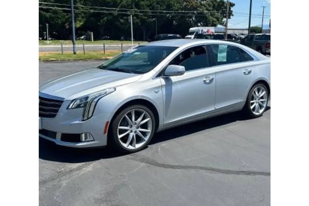 2018 Cadillac XTS Premium Luxury photo 1