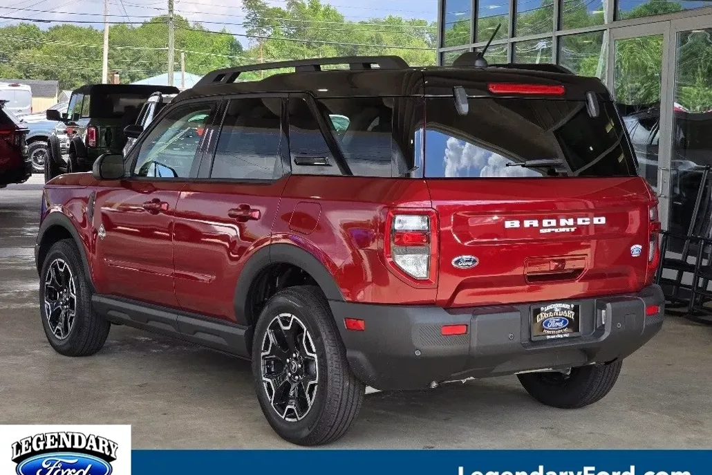 2025 Ford Bronco Sport Outer Banks photo 1