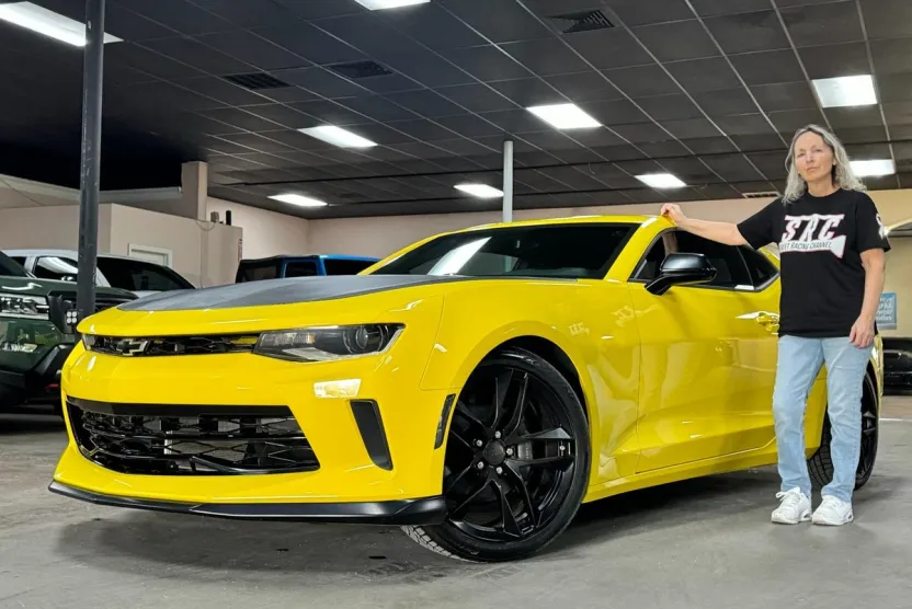 2017 Chevrolet Camaro 2LT photo 1