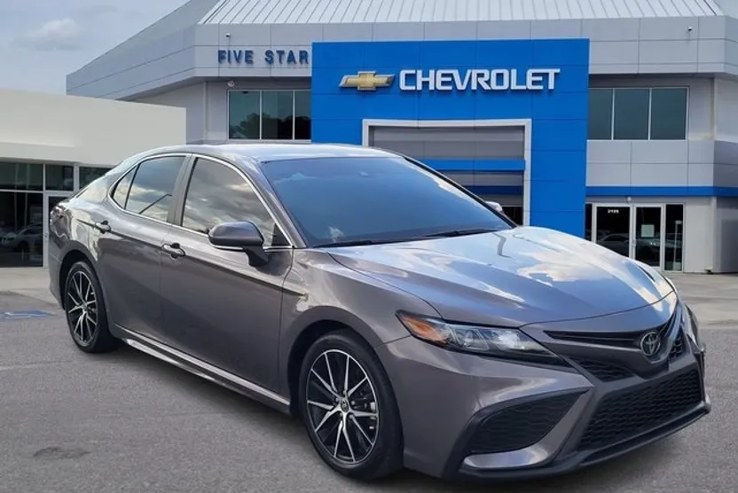 2023 Toyota Camry SE photo 1