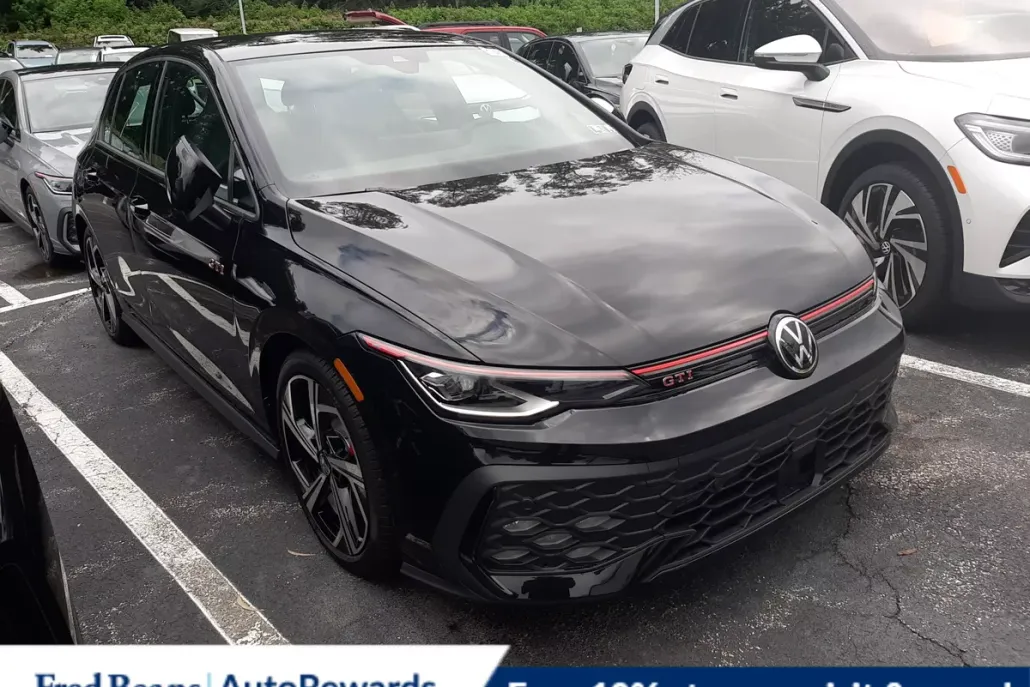 2025 Volkswagen Golf GTI SE photo 1