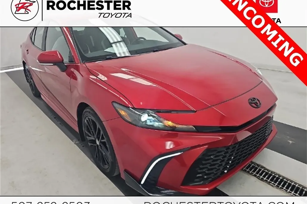 2025 Toyota Camry SE photo 1
