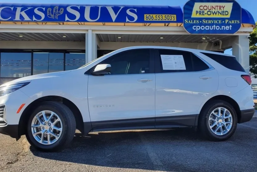 2024 Chevrolet Equinox LT photo 1