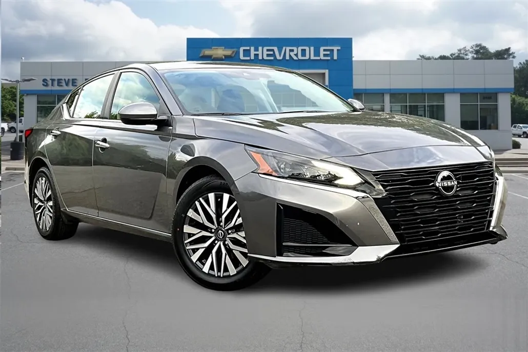 2023 Nissan Altima 2.5 SV photo 1