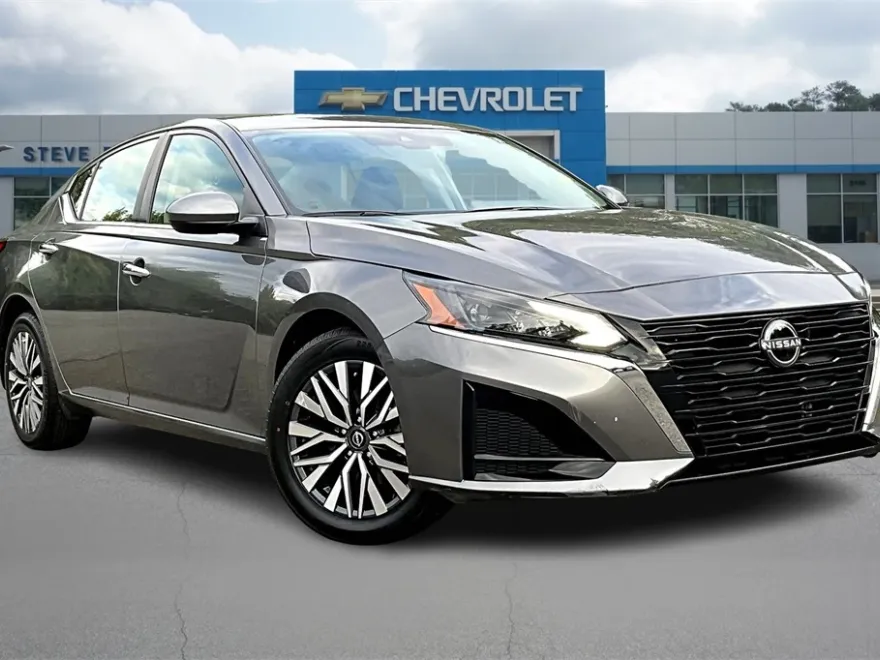 2023 Nissan Altima 2.5 SV photo 1