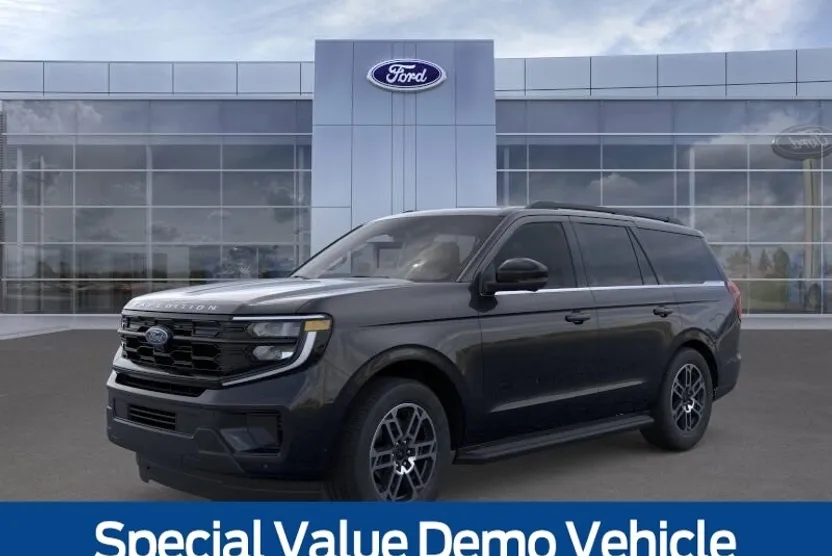 2025 Ford Expedition photo 1