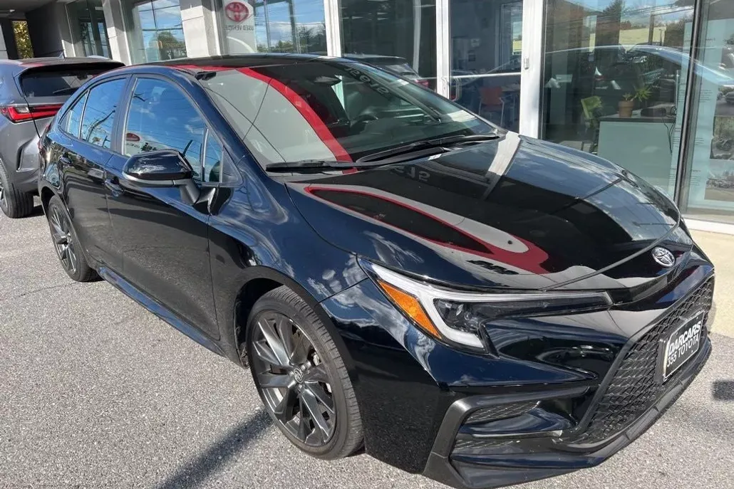 2024 Toyota Corolla SE photo 1