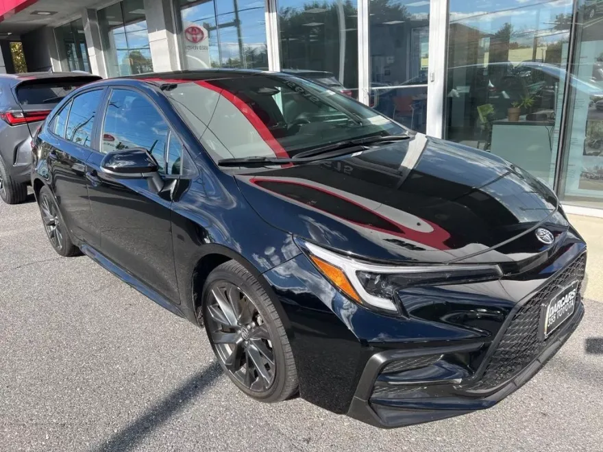 2024 Toyota Corolla SE photo 1