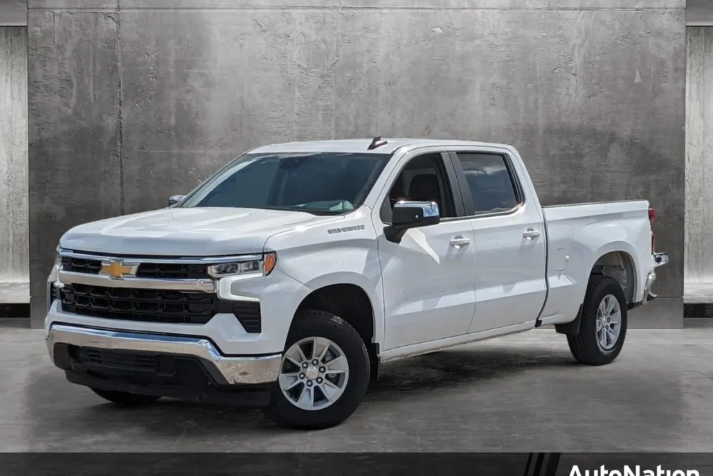 2025 Chevrolet Silverado 1500 LT photo 1