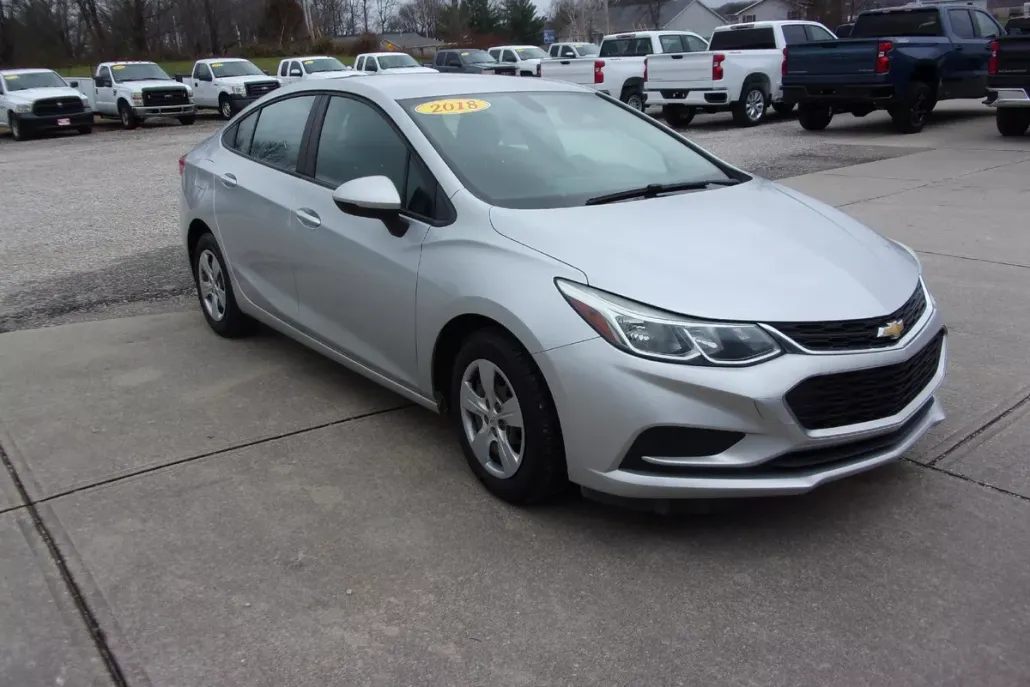 2018 Chevrolet Cruze LS photo 1