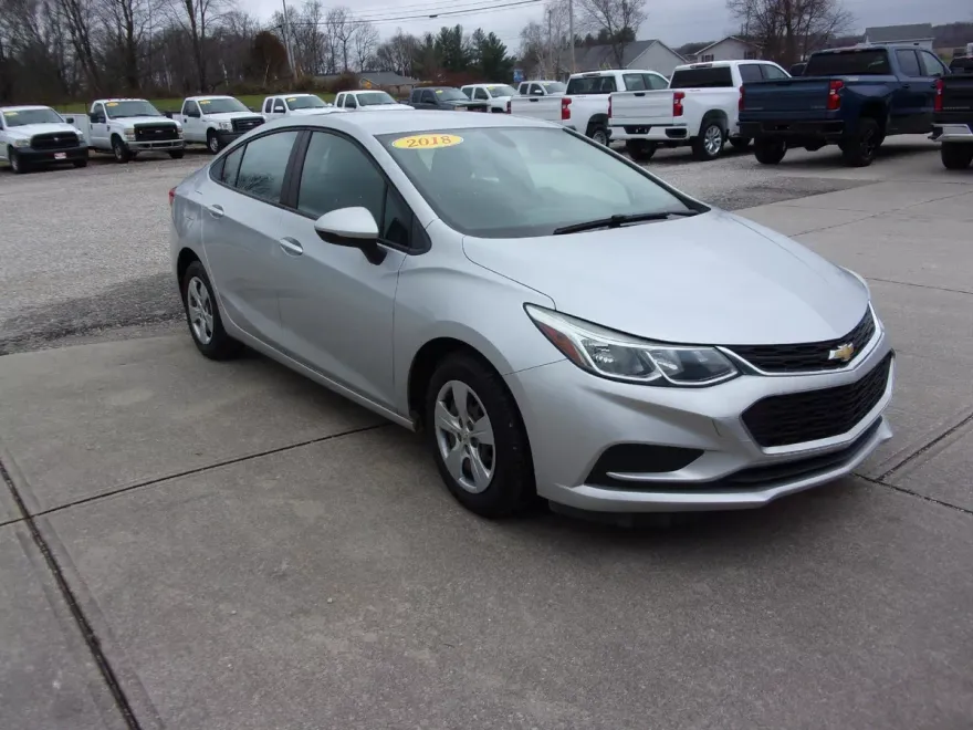 2018 Chevrolet Cruze LS photo 1