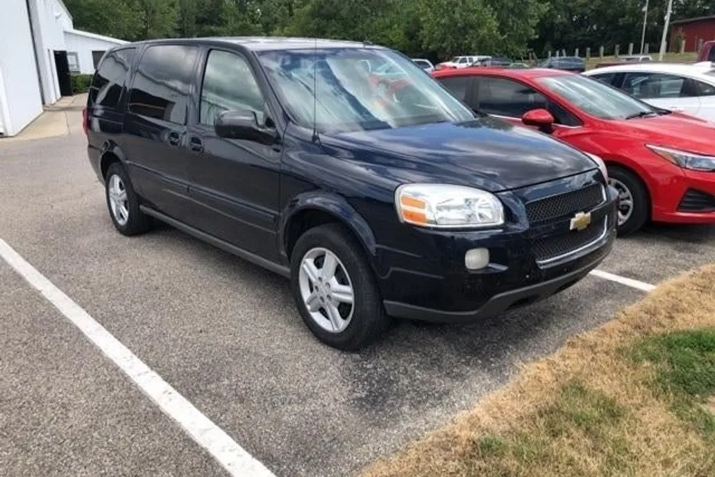 2005 Chevrolet Uplander LS photo 1