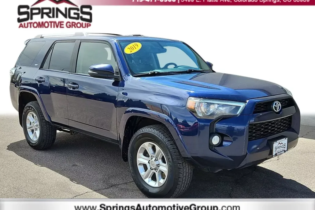 2019 Toyota 4Runner SR5 photo 1