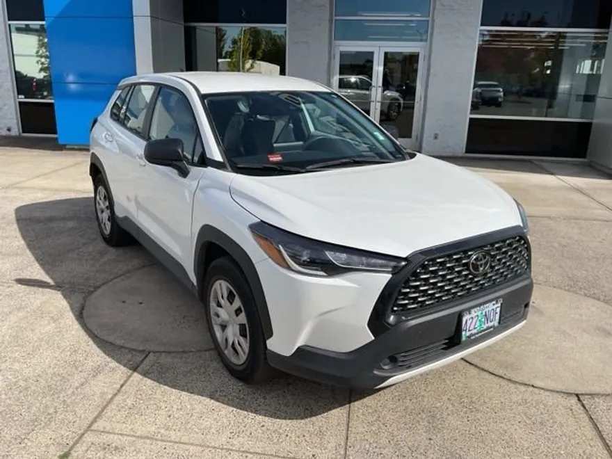 2022 Toyota Corolla Cross L photo 1