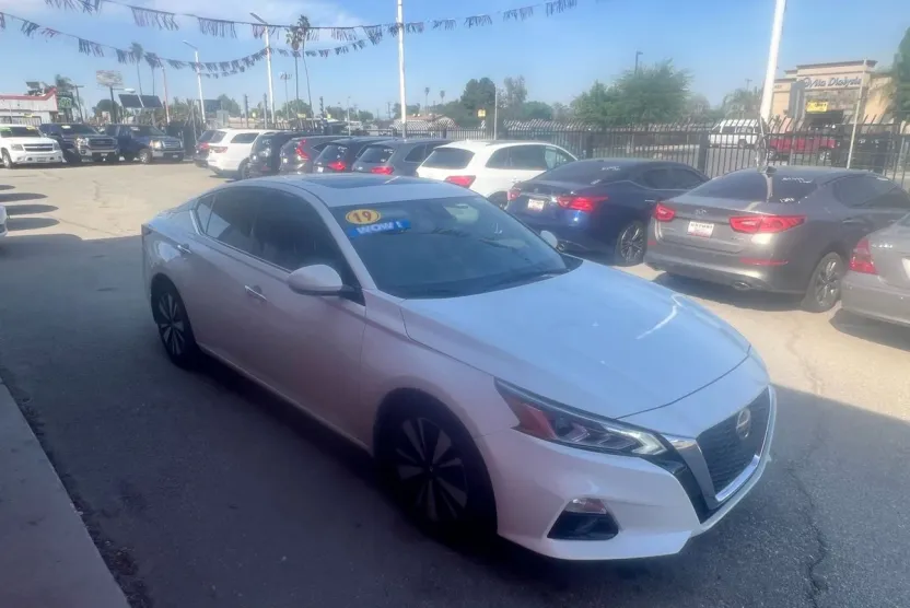 2019 Nissan Altima 2.5 SL photo 1