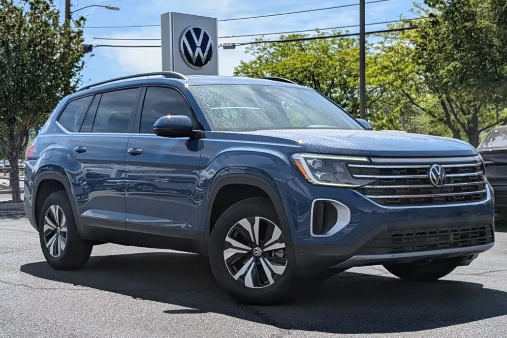2025 Volkswagen Atlas SE photo 1